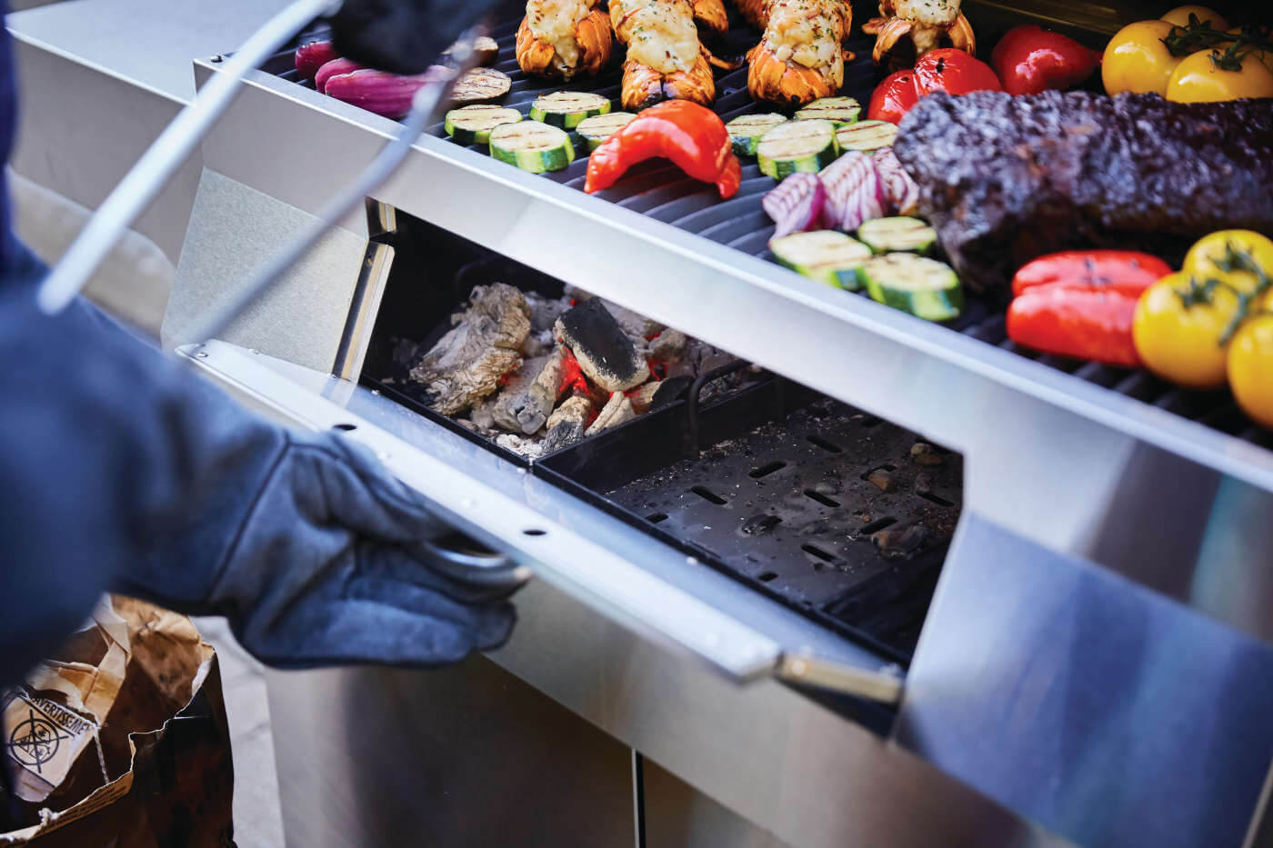 Napoleon PRO605 Holzkohlegrill