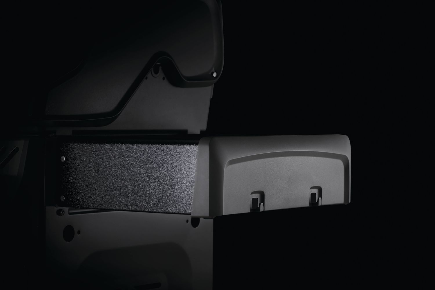 Seitenablage Napoleon Rogue 425, mit Heck- & Seitenbrenner inkl. Drehspieß