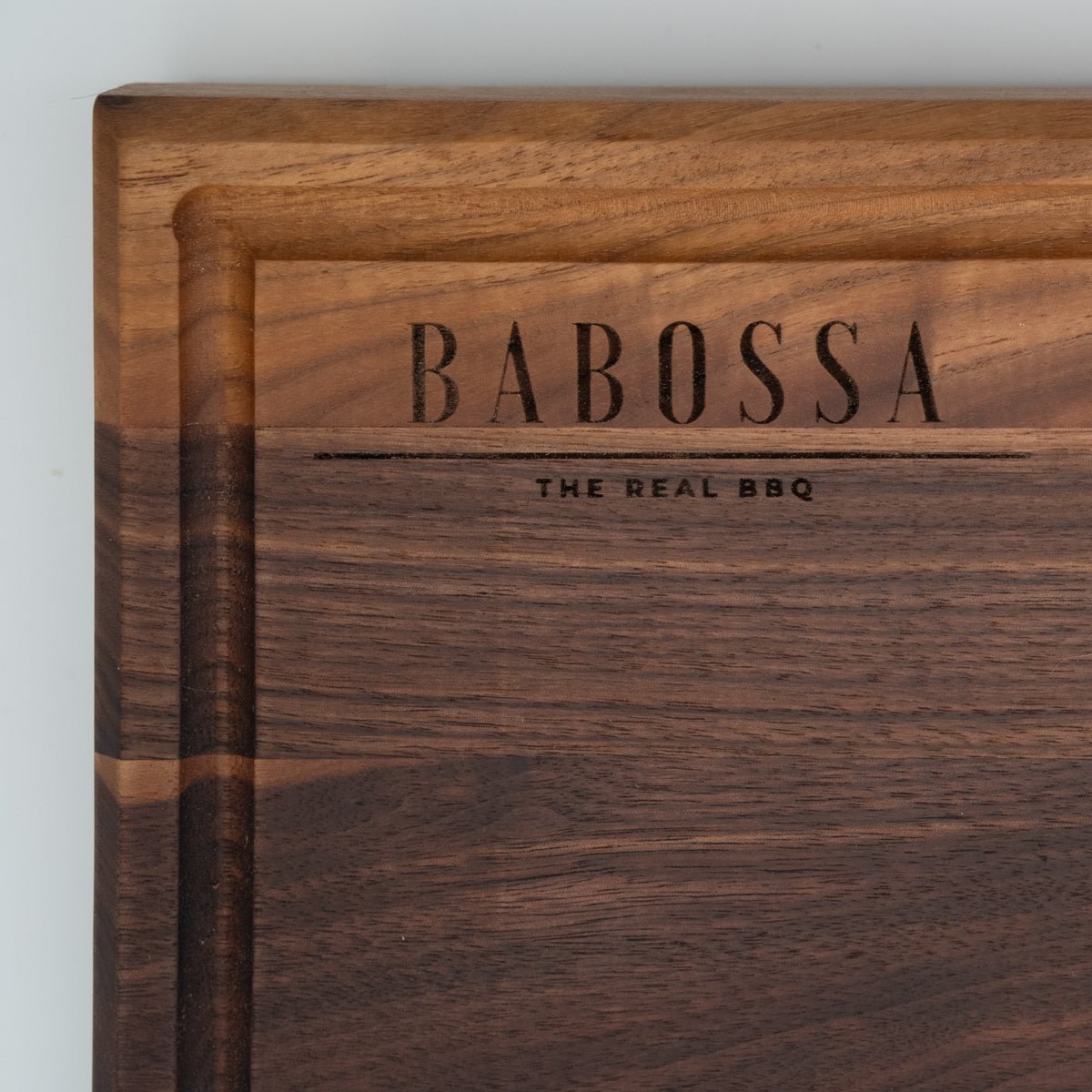 BABOSSA | Nussbaum Schneidebrett L | Naturkante | Saftrille | 44,5x35x4,5 cm - Grillstar.deBABOSSA | Nussbaum Schneidebrett L | Naturkante | Saftrille | 44,5x35x4,5 cmHolzbrettBABOSSAGrillstar.de