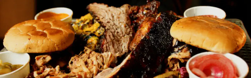 Hintergrundbanner für das allmonatliche BBQ Restaurant