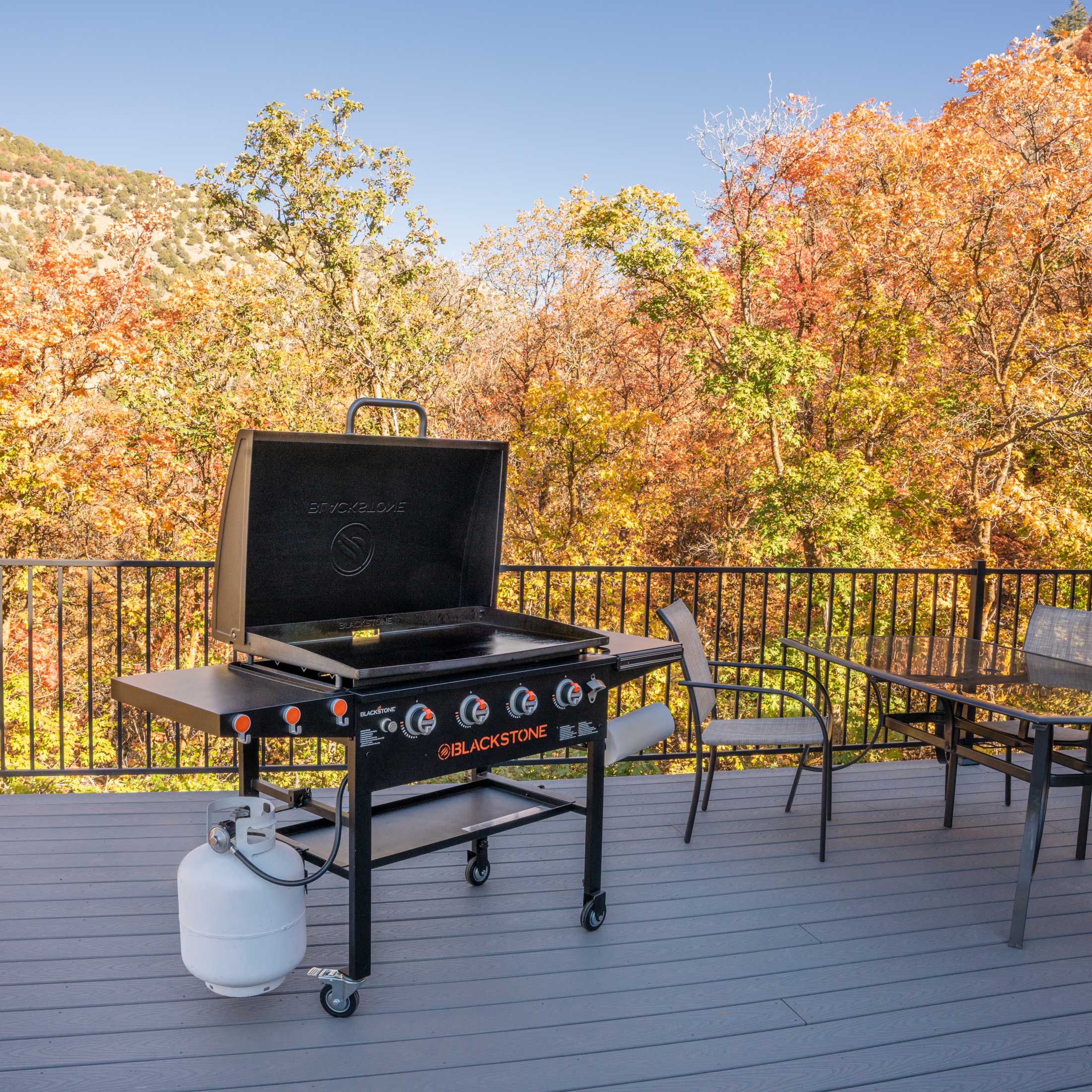 Blackstone 36″ Griddle Grillstation mit 4 Brennern auf Dachterasse