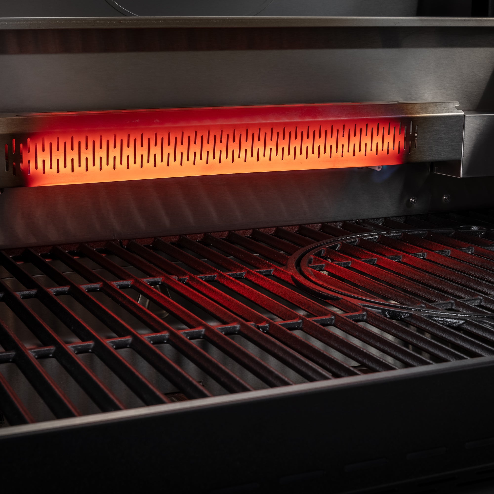 Rösle EPICFLAME Pro 4 Gasgrill inkl. Abdeckhaube