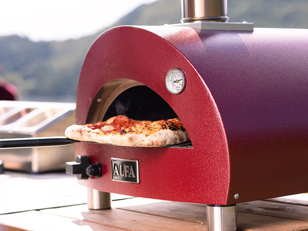 Pizza aus dem Alfa Forni Moderno 1 Pizze, Gas/Hybrid, Rot