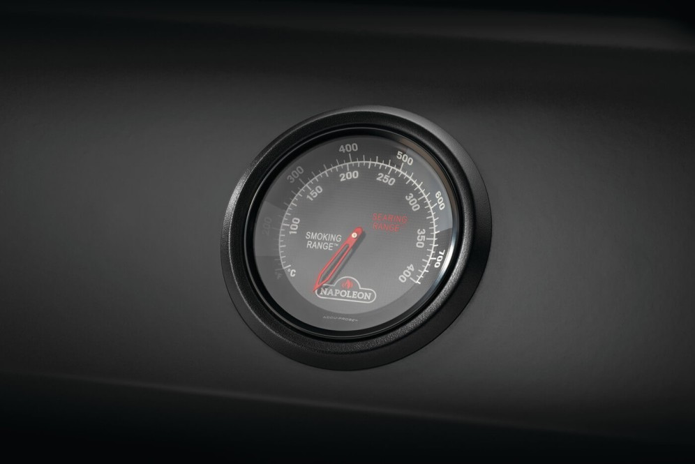 Napoleon Phantom Freestyle 425, mit Sizzle Zone Deckelthermometer