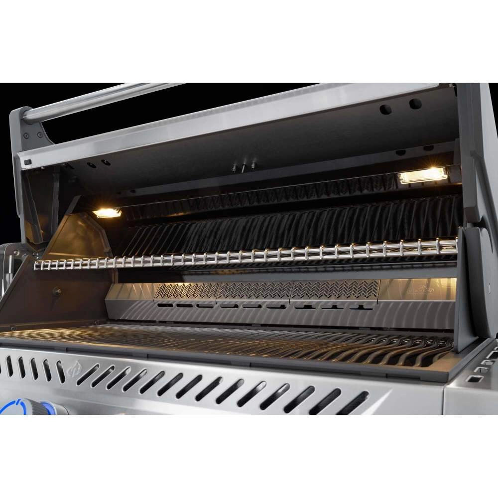 Napoleon Prestige PRO 665 Connected Gasgrill inkl. Drehspieß & elektrischer Räucherbox