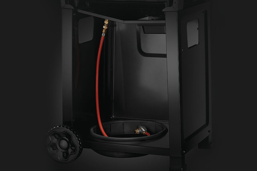Gasflaschenaufnahme Napoleon Freestyle 365 Gasgrill mit Sizzle Zone